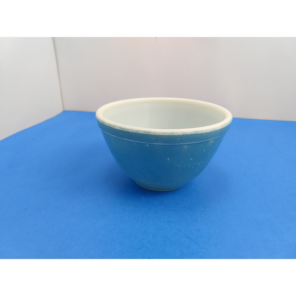 Vintage 1940s Pyrex Small Blue Mixing Bowl 1.5 Pint NO NUMBER (401)